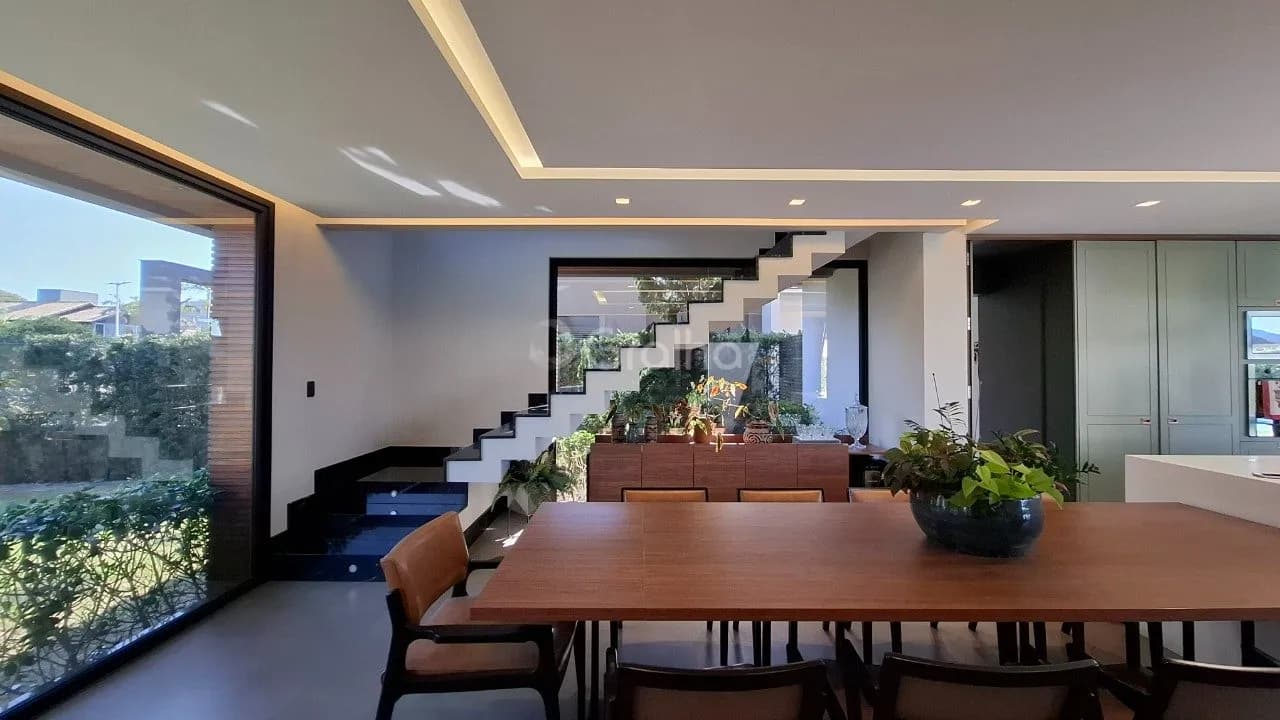 Casa de condomínio para venda com 4 dormitórios em Rio Tavares com 459 m² — foto 3