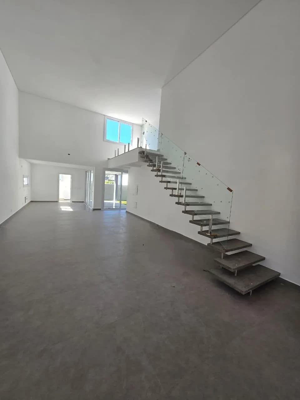 Casa para venda com 4 dormitórios em Cachoeira Do Bom Jesus com 220 m² — foto principal