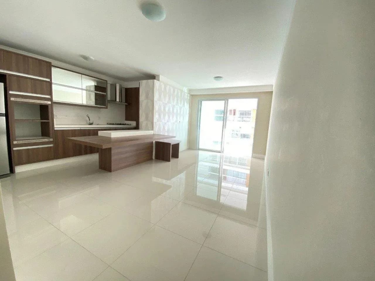 Apartamento para venda com 2 dormitórios em Agronômica com 93 m²