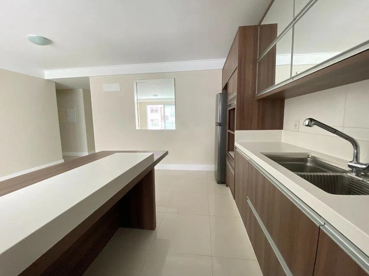Apartamento para venda com 2 dormitórios em Agronômica com 93 m² — foto 2