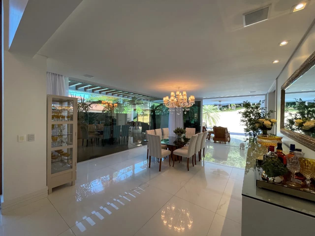 Casa para venda com 6 dormitórios em Sambaqui com 812 m² — foto 3