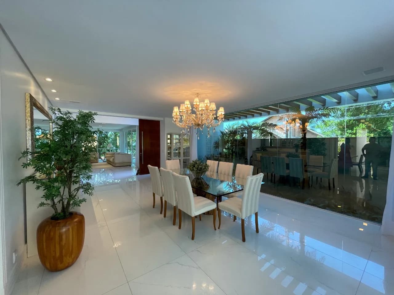 Casa para venda com 6 dormitórios em Sambaqui com 812 m² — foto 5