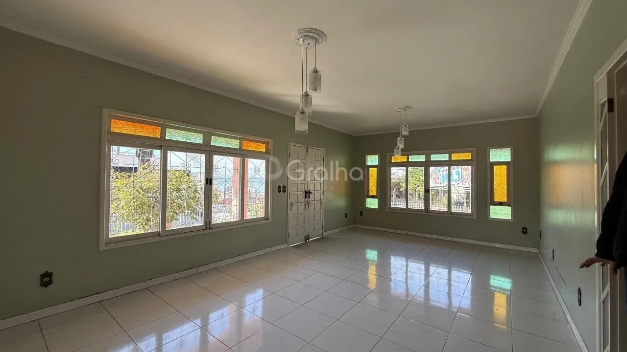 Casa para venda com 4 dormitórios em Fazenda Santo Antonio com 248 m²