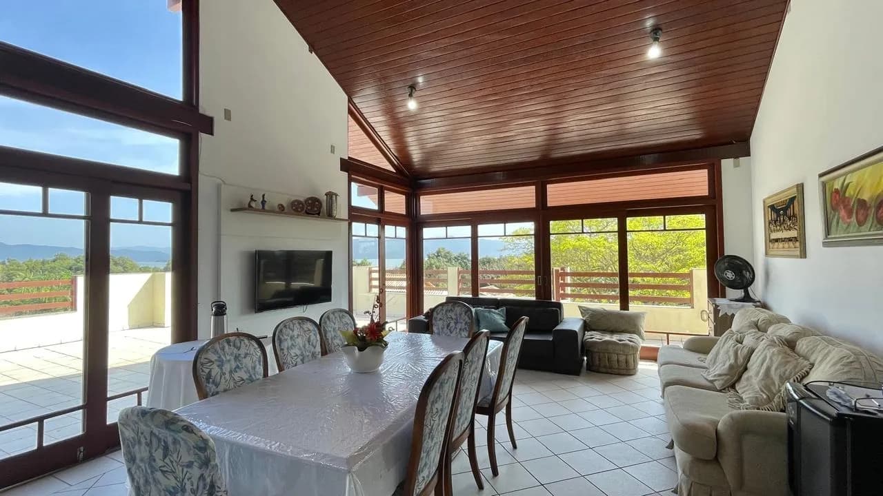 Cobertura para venda com 3 dormitórios em Daniela com 219 m²