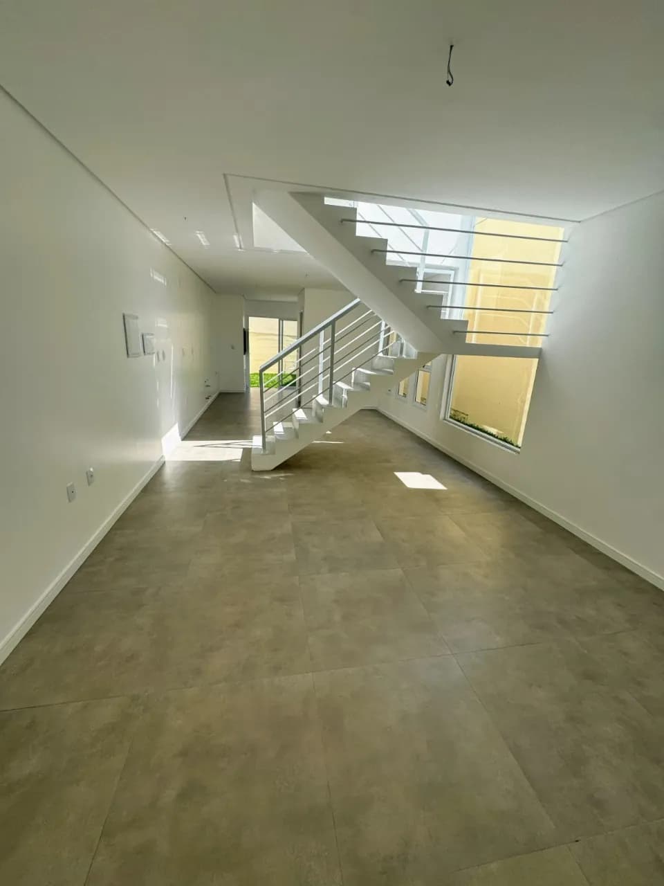 Casa para venda com 3 dormitórios em Ingleses Do Rio Vermelho com 143 m² — foto principal