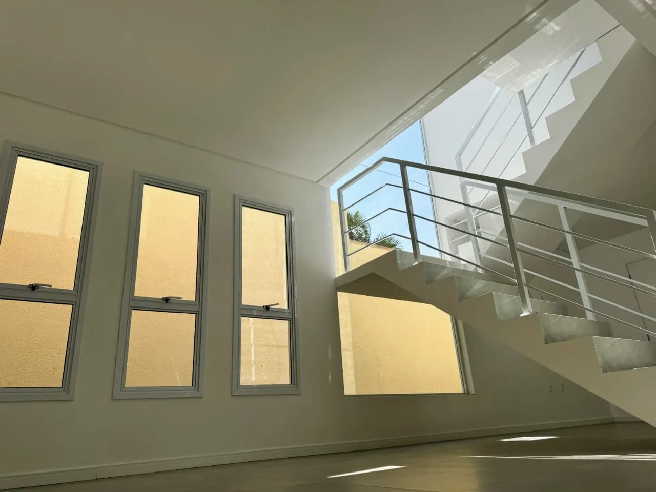 Casa para venda com 3 dormitórios em Ingleses Do Rio Vermelho com 143 m² — foto 2