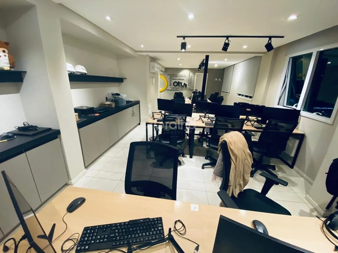 Sala comercial para venda em Agronômica com 225 m² — foto 3