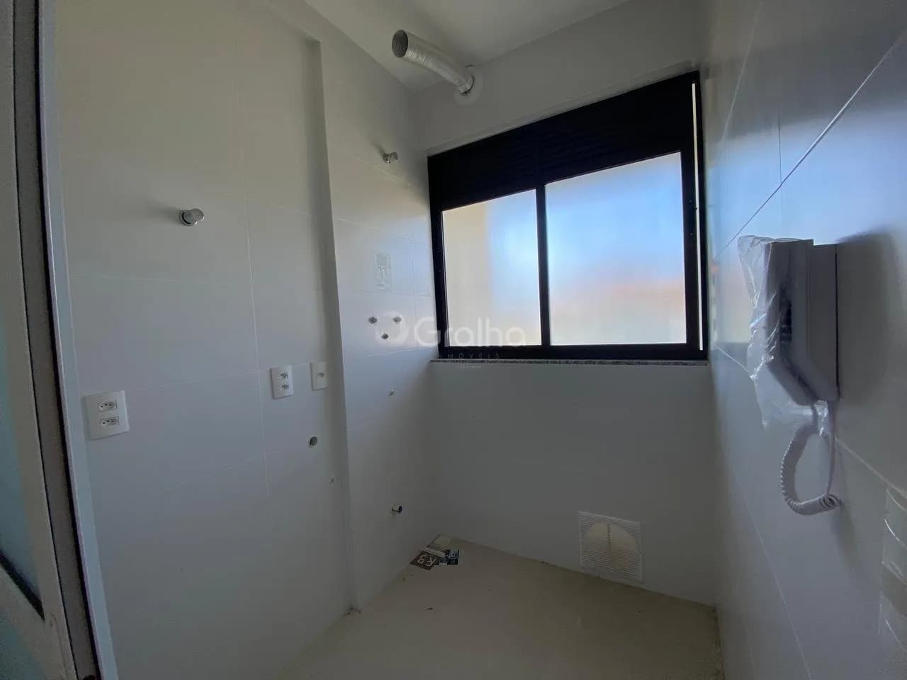 Apartamento para venda com 2 dormitórios em Cachoeira Do Bom Jesus com 75 m² — foto 4