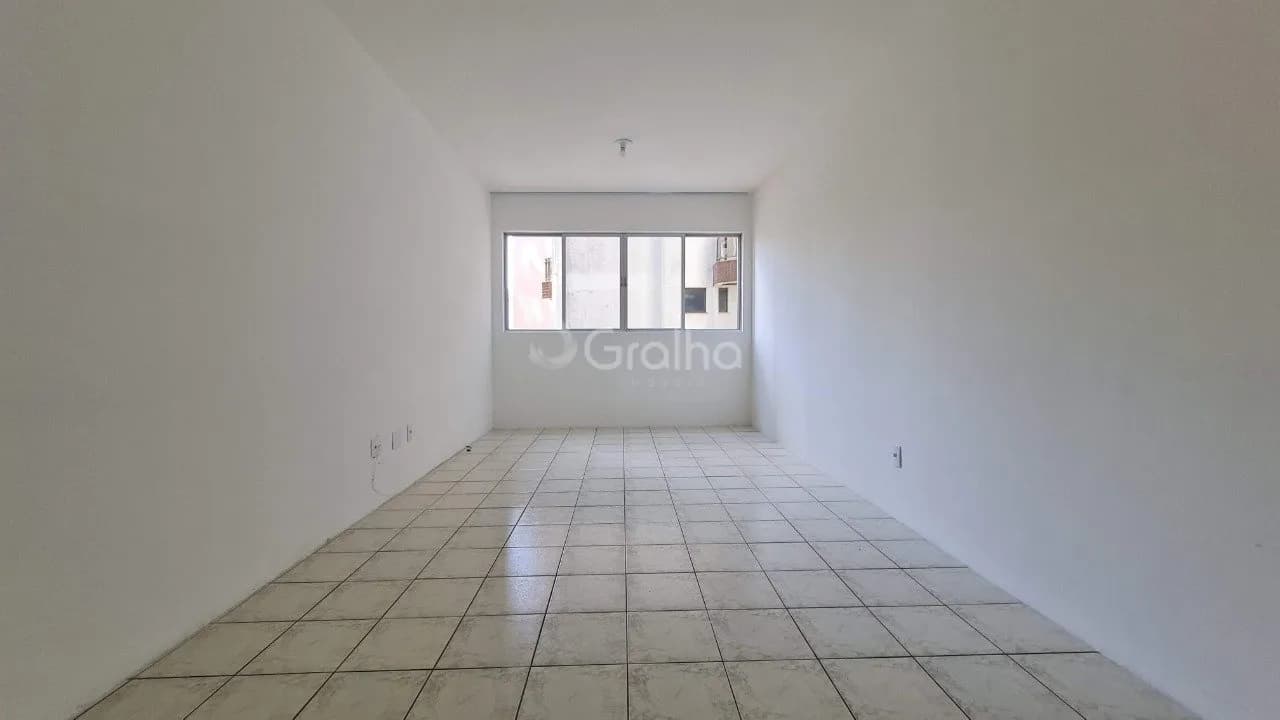 Apartamento para venda com 3 dormitórios em Centro com 80 m² — foto principal