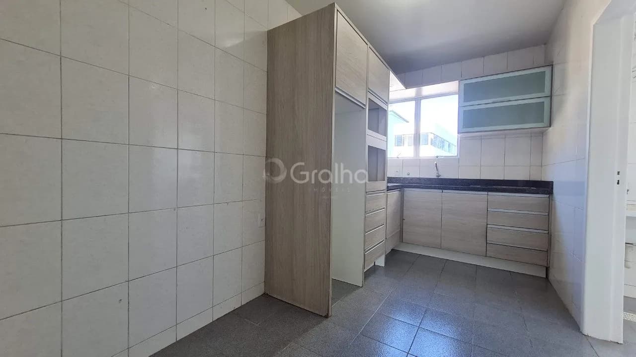 Apartamento para venda com 3 dormitórios em Centro com 80 m² — foto 2