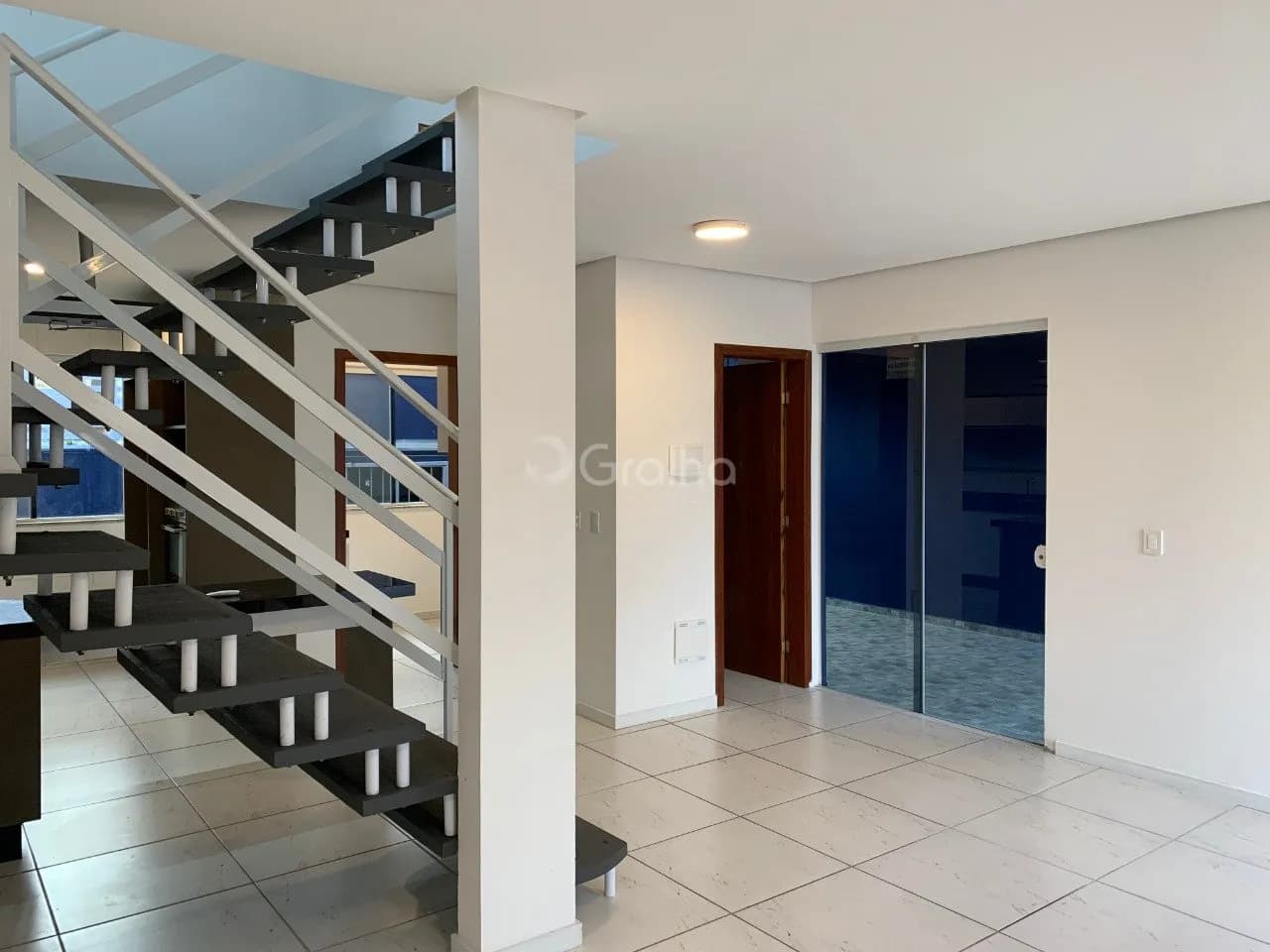 Casa para venda com 3 dormitórios em Ingleses Do Rio Vermelho com 130 m² — foto principal
