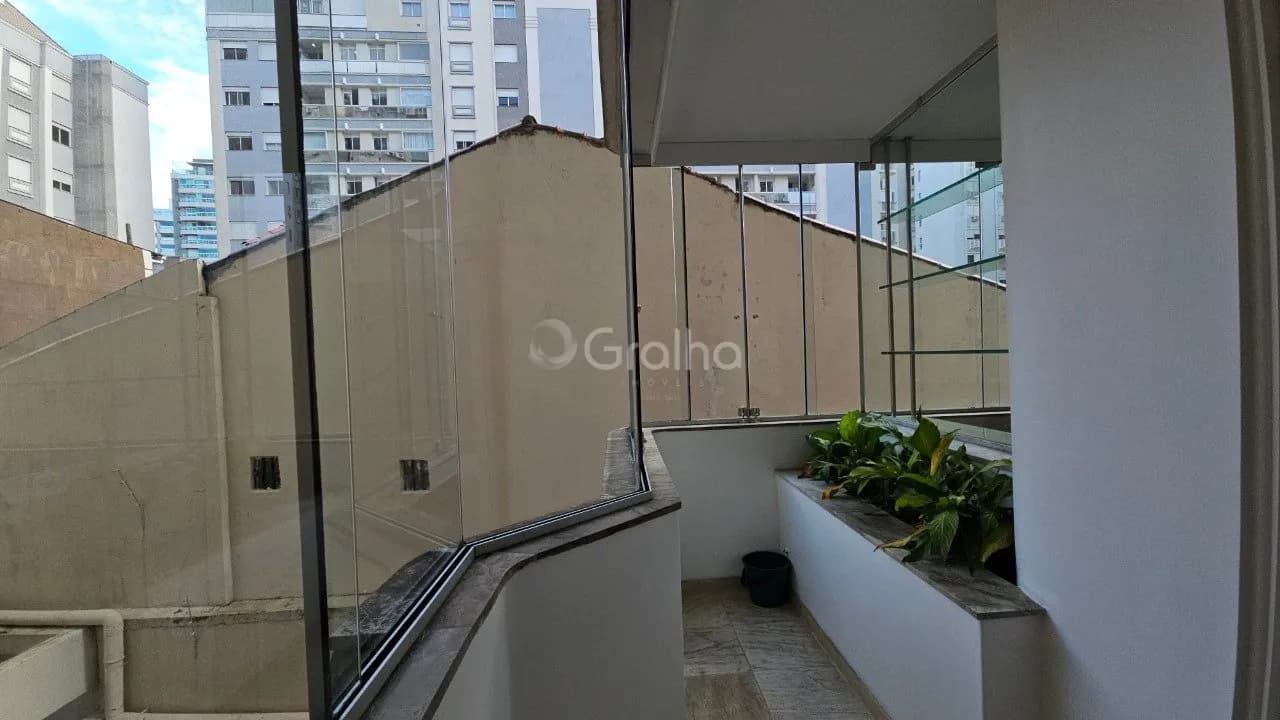 Apartamento para venda com 3 dormitórios em Agronômica com 140 m² — foto 4