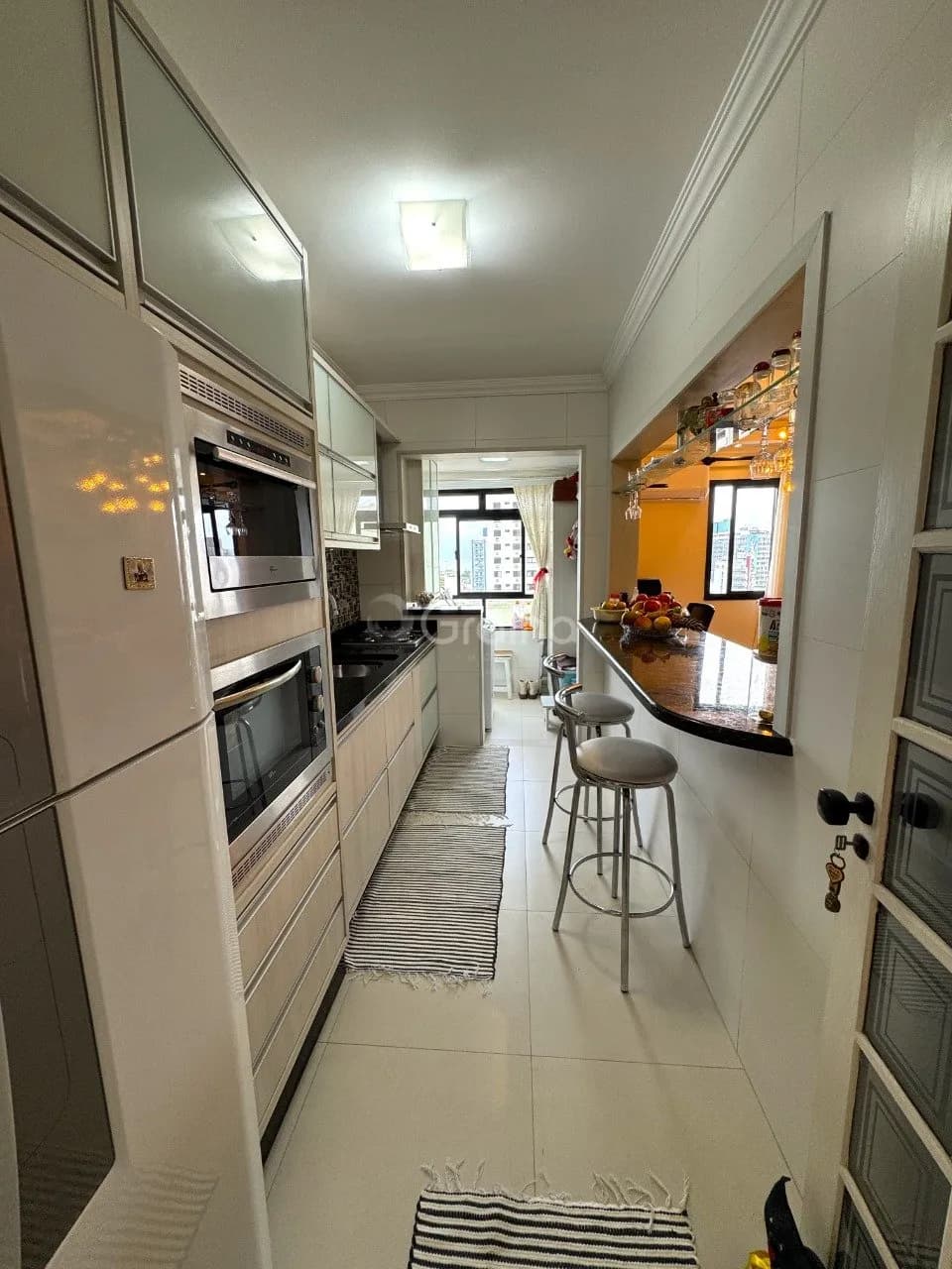 Apartamento para venda com 2 dormitórios em Centro com 65 m² — foto 2