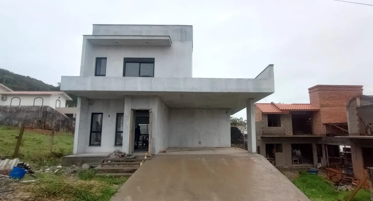 Casa para venda com 3 dormitórios em Ponta De Baixo com 165 m² — foto principal