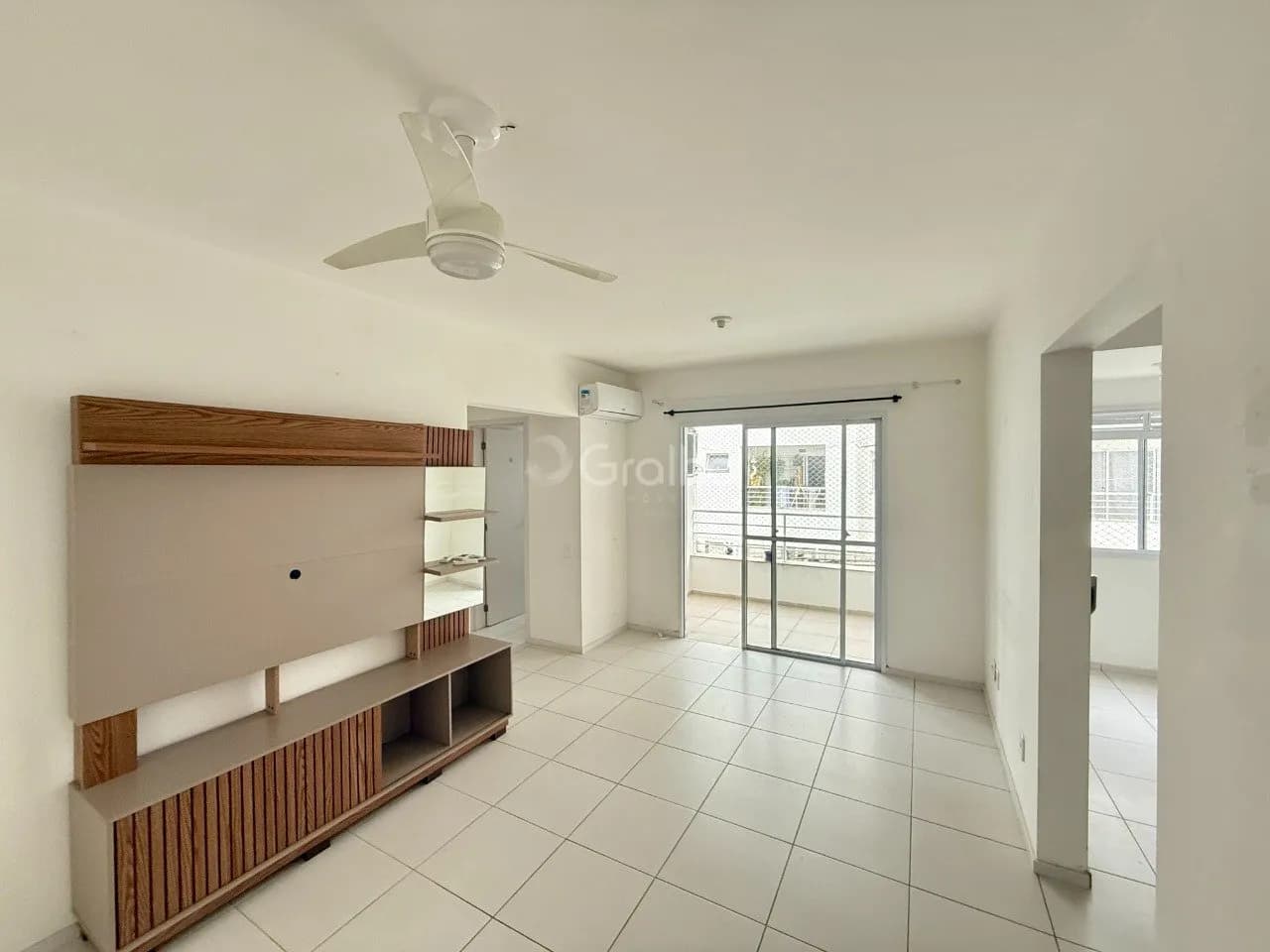 Apartamento para venda com 2 dormitórios em Canasvieiras com 67 m² — foto principal