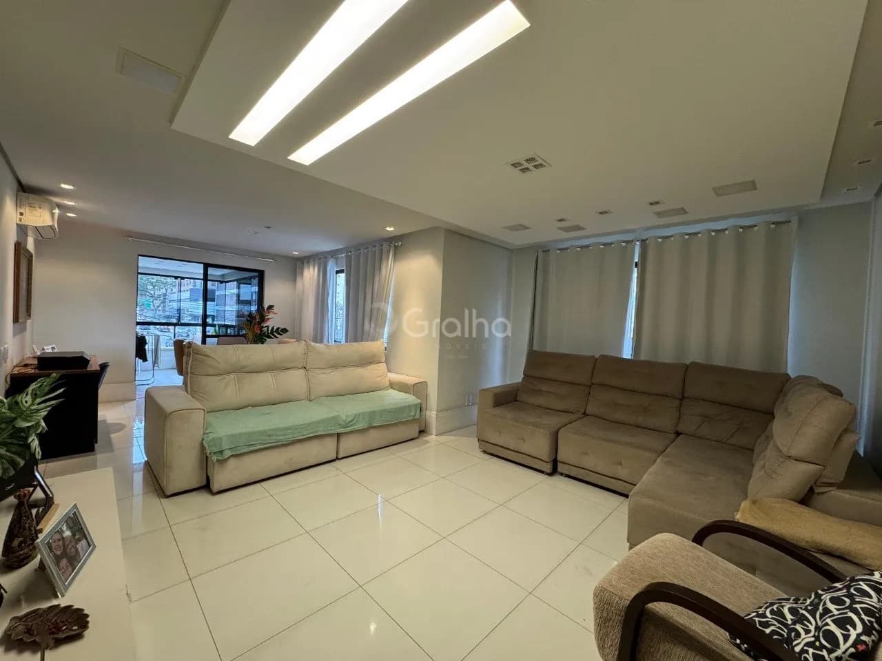 Apartamento para venda com 3 dormitórios em Agronômica com 154 m²