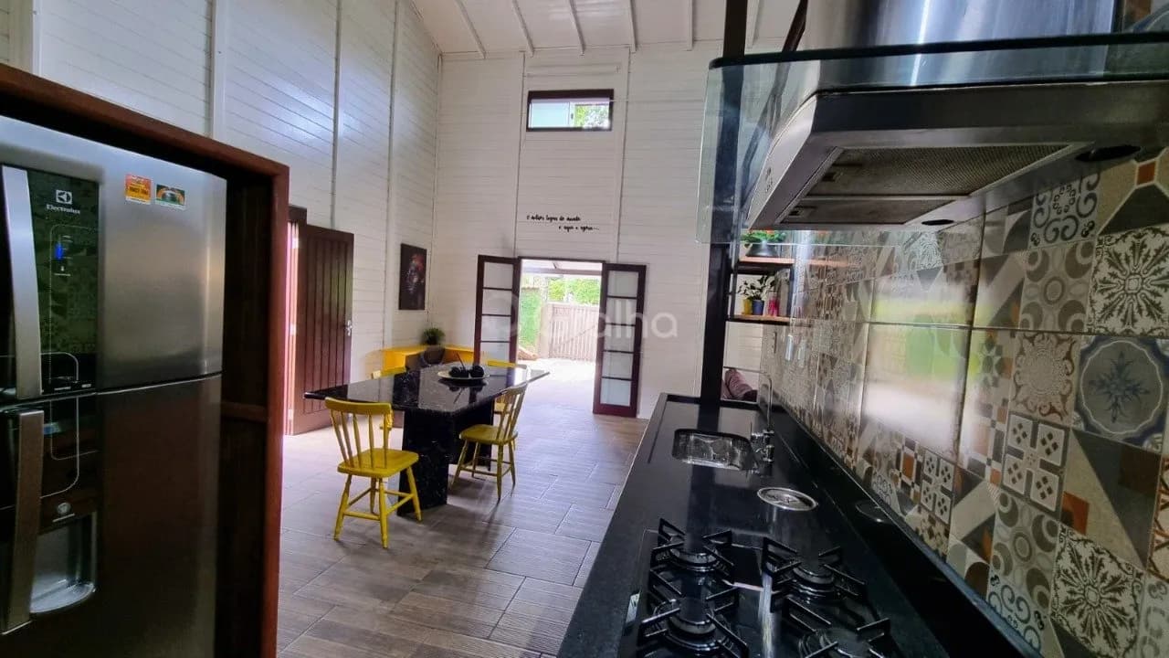 Casa para venda com 5 dormitórios em Lagoa Da Conceição com 310 m² — foto principal