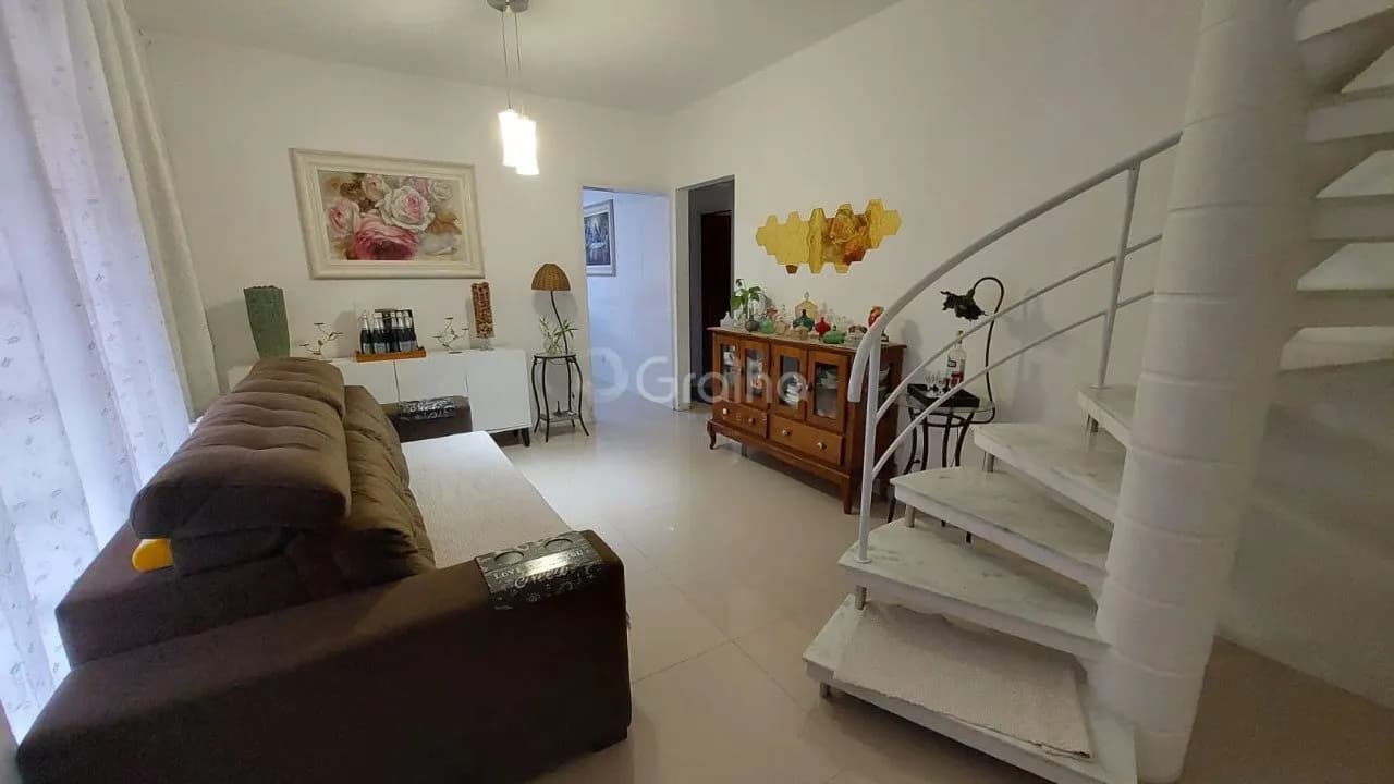 Casa para venda com 5 dormitórios em Carianos com 235 m² — foto 2