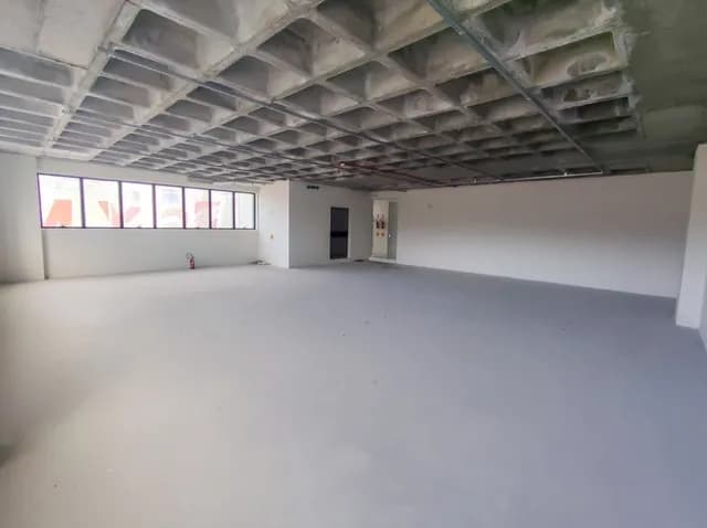 Sala comercial para venda em Saco Grande com 156 m² — foto principal