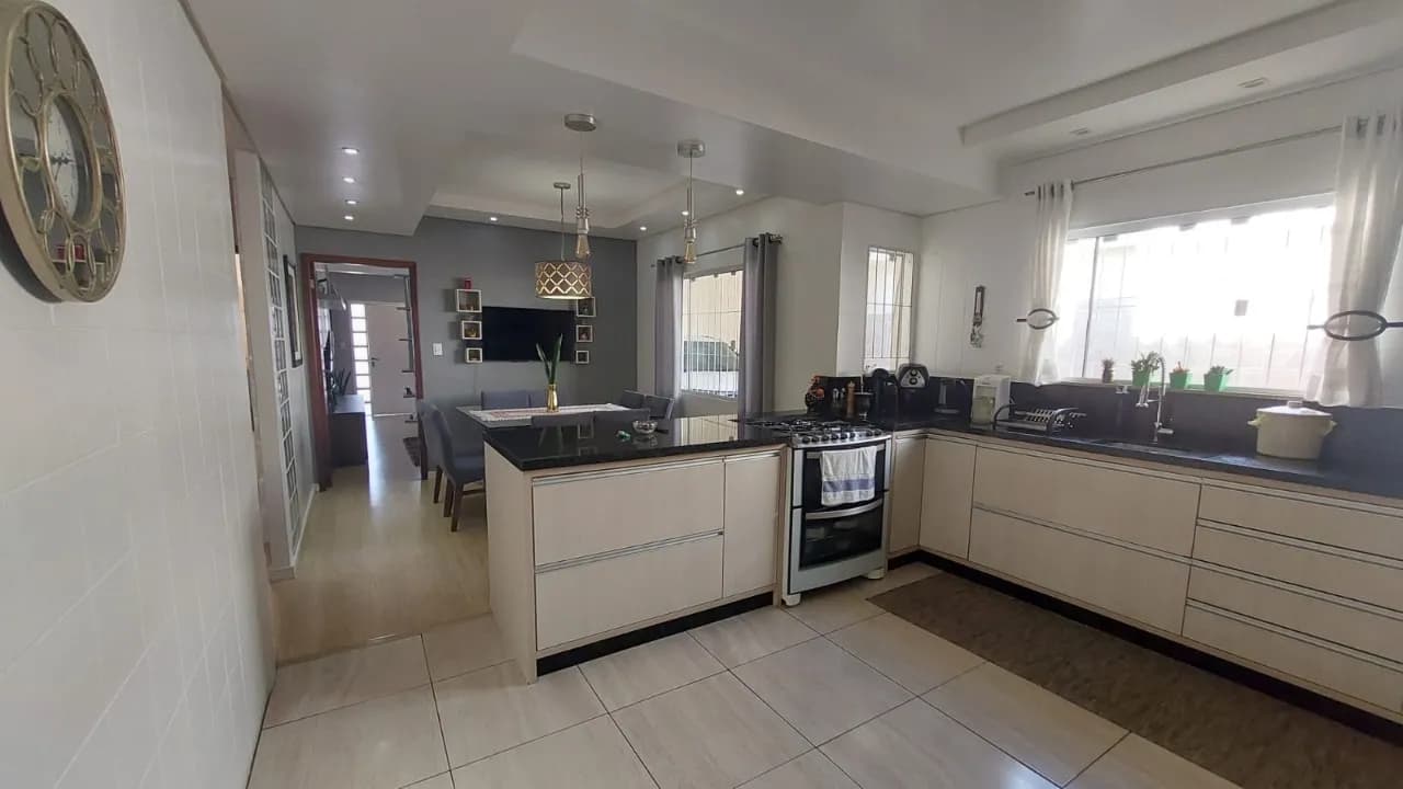 Casa para venda com 5 dormitórios em Carvoeira com 209 m² — foto 3