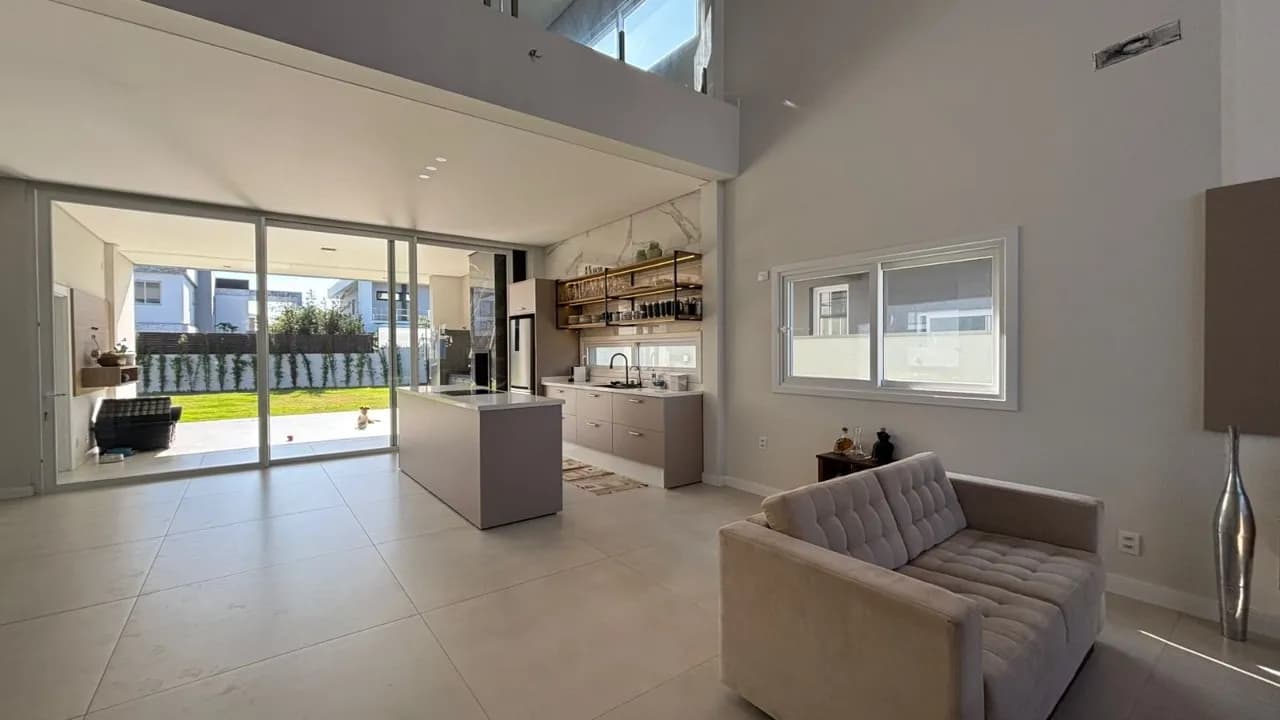 Casa de condomínio para venda com 4 dormitórios em Campeche com 360 m² — foto 2