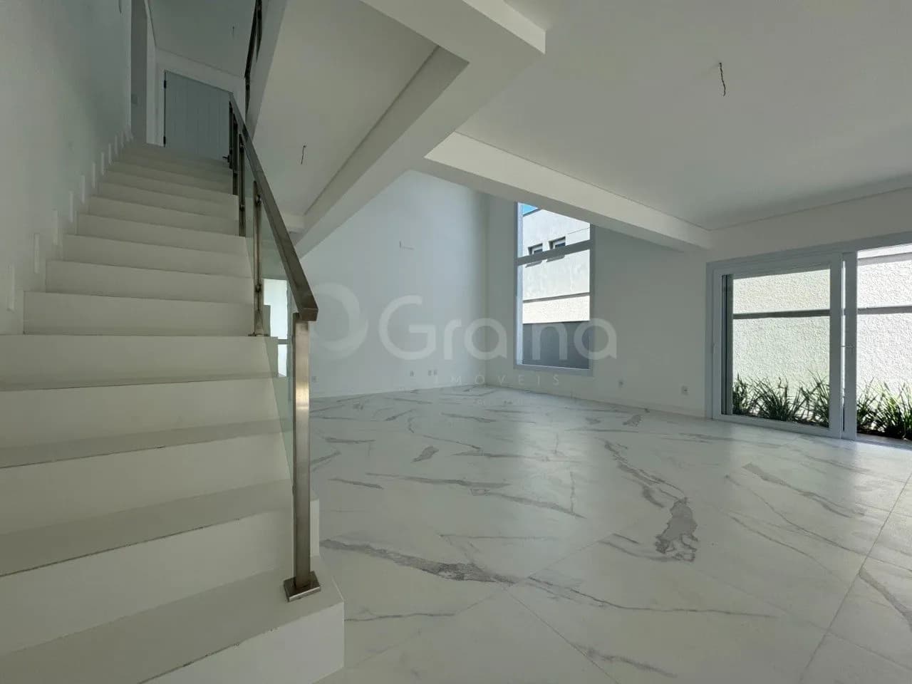 Casa de condomínio para venda com 4 dormitórios em Ingleses Do Rio Vermelho com 360 m² — foto 2