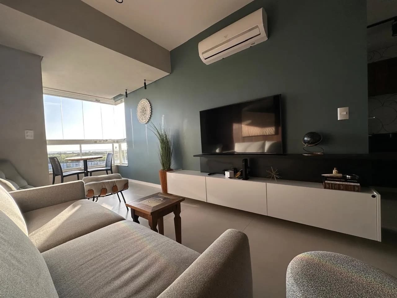 Apartamento para venda com 2 dormitórios em Campeche com 76 m² — foto principal