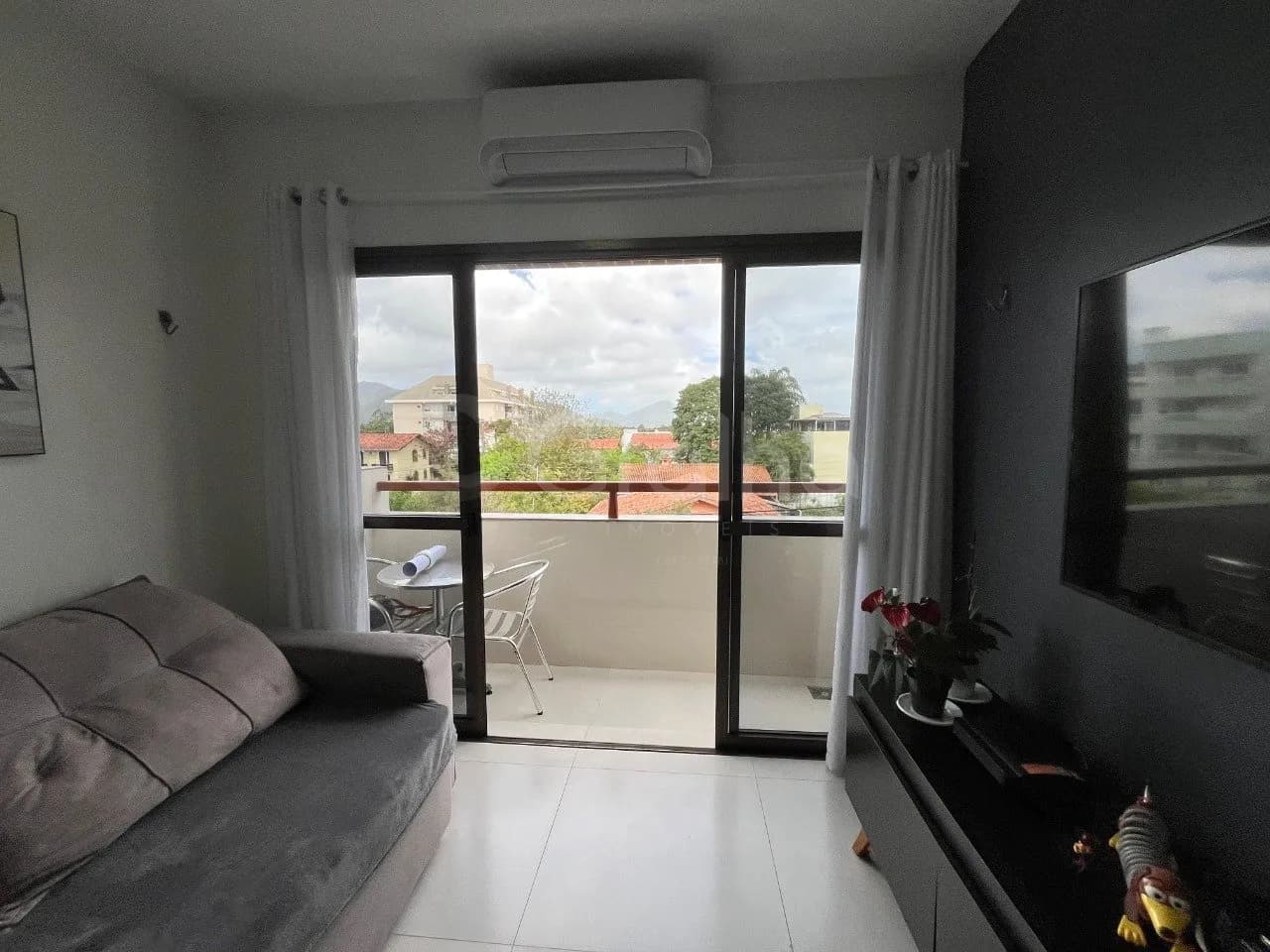 Apartamento para venda com 2 dormitórios em Canasvieiras com 57 m² — foto principal