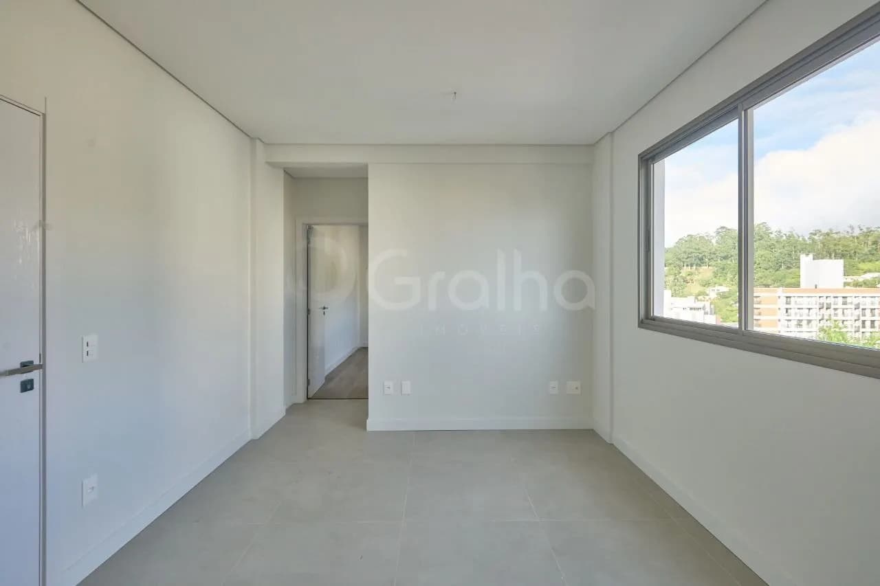 Apartamento para venda com 1 dormitório, em Carvoeira com 39 m² — foto principal
