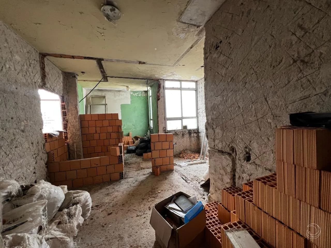 Apartamento para venda com 3 dormitórios em Centro com 99 m² — foto 2