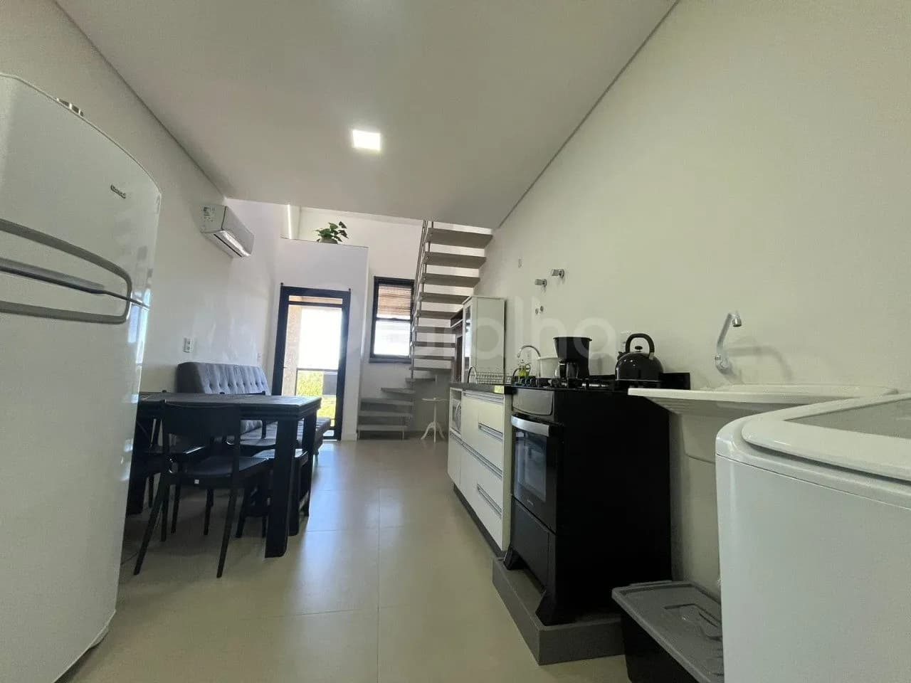 Apartamento duplex para venda com 1 dormitório, em Canasvieiras com 51 m² — foto 2