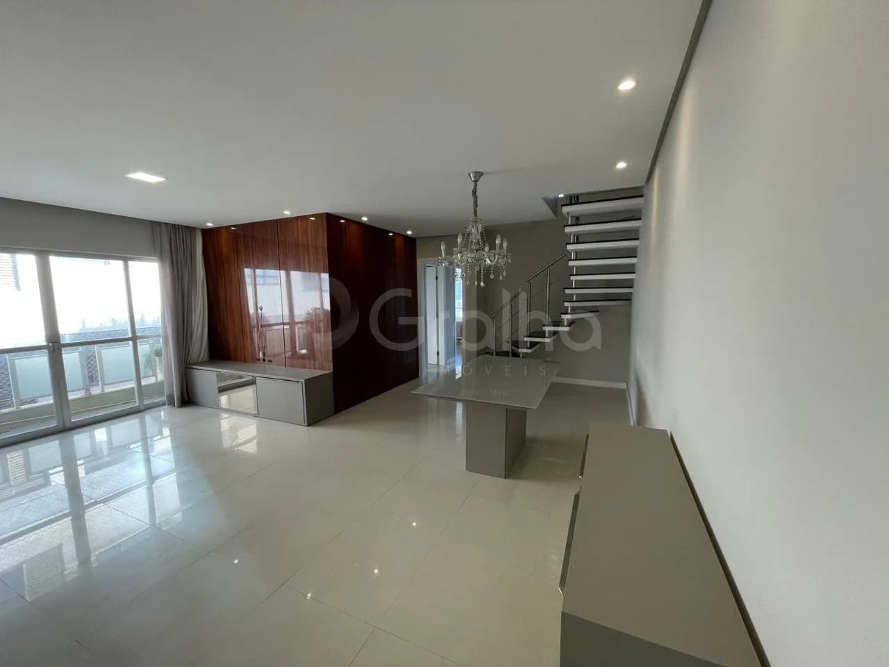 Cobertura para venda com 3 dormitórios em Coqueiros com 216 m² — foto principal
