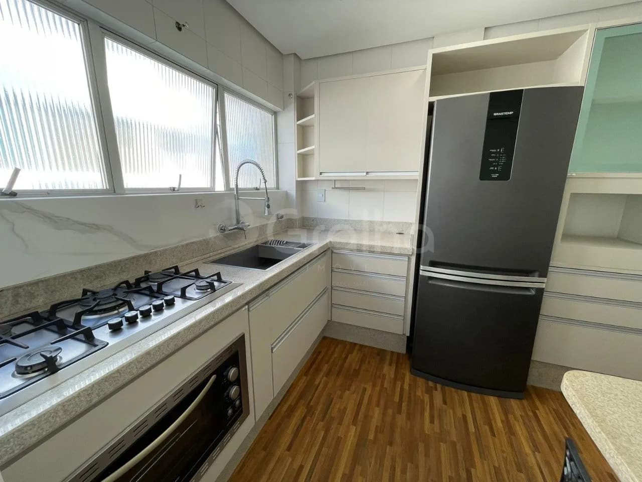 Cobertura para venda com 3 dormitórios em Coqueiros com 216 m² — foto 3