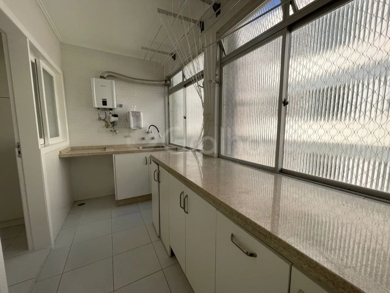 Cobertura para venda com 3 dormitórios em Coqueiros com 216 m² — foto 5