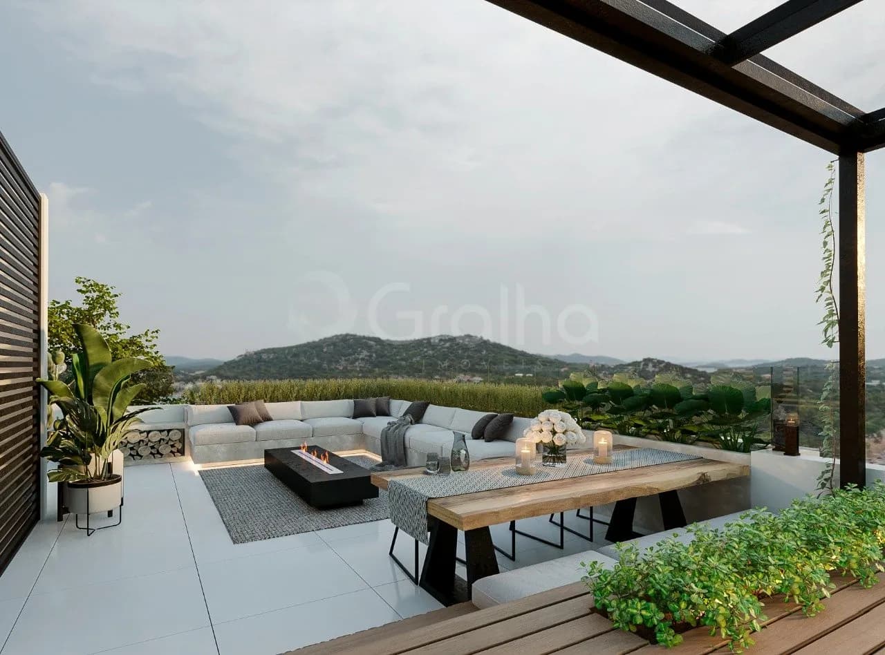 Casa para venda com 4 dormitórios em Rio Tavares com 330 m² — foto principal