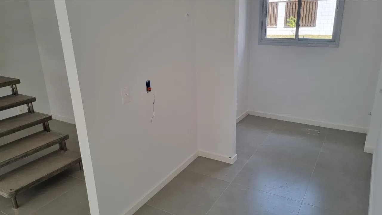 Casa para venda com 2 dormitórios em Morro Das Pedras com 78 m² — foto 2