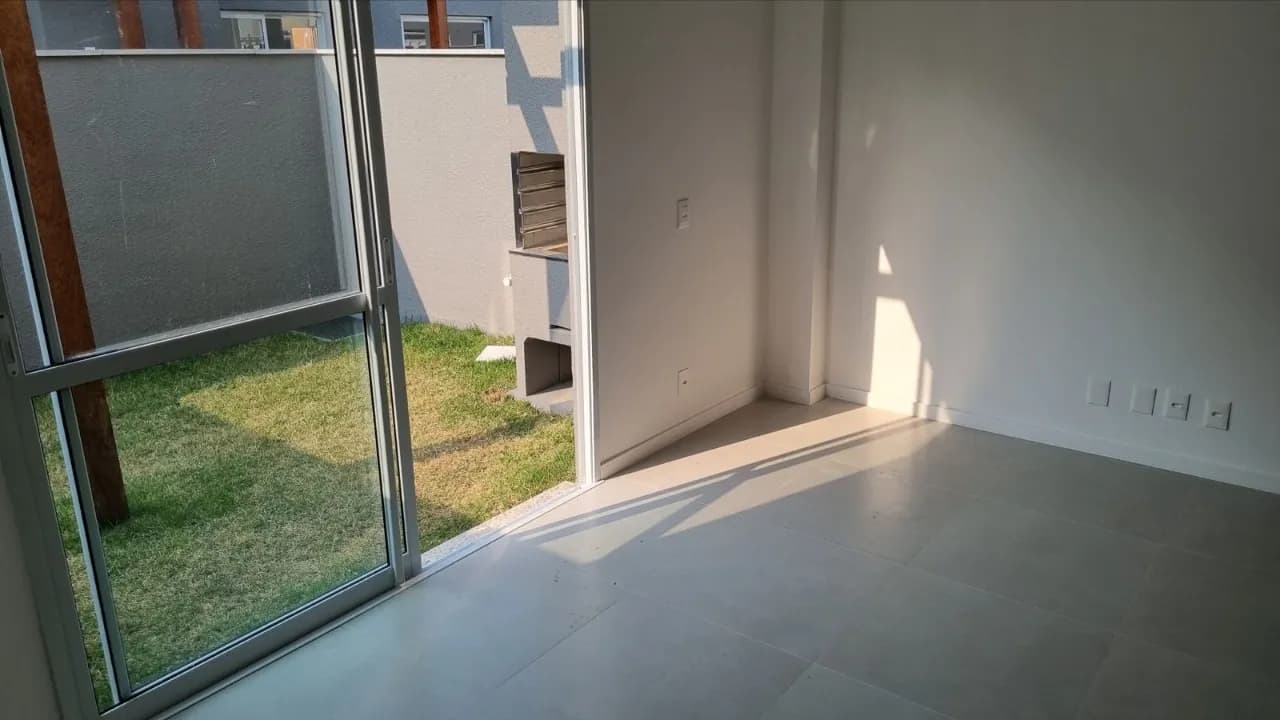 Casa para venda com 2 dormitórios em Morro Das Pedras com 78 m² — foto principal