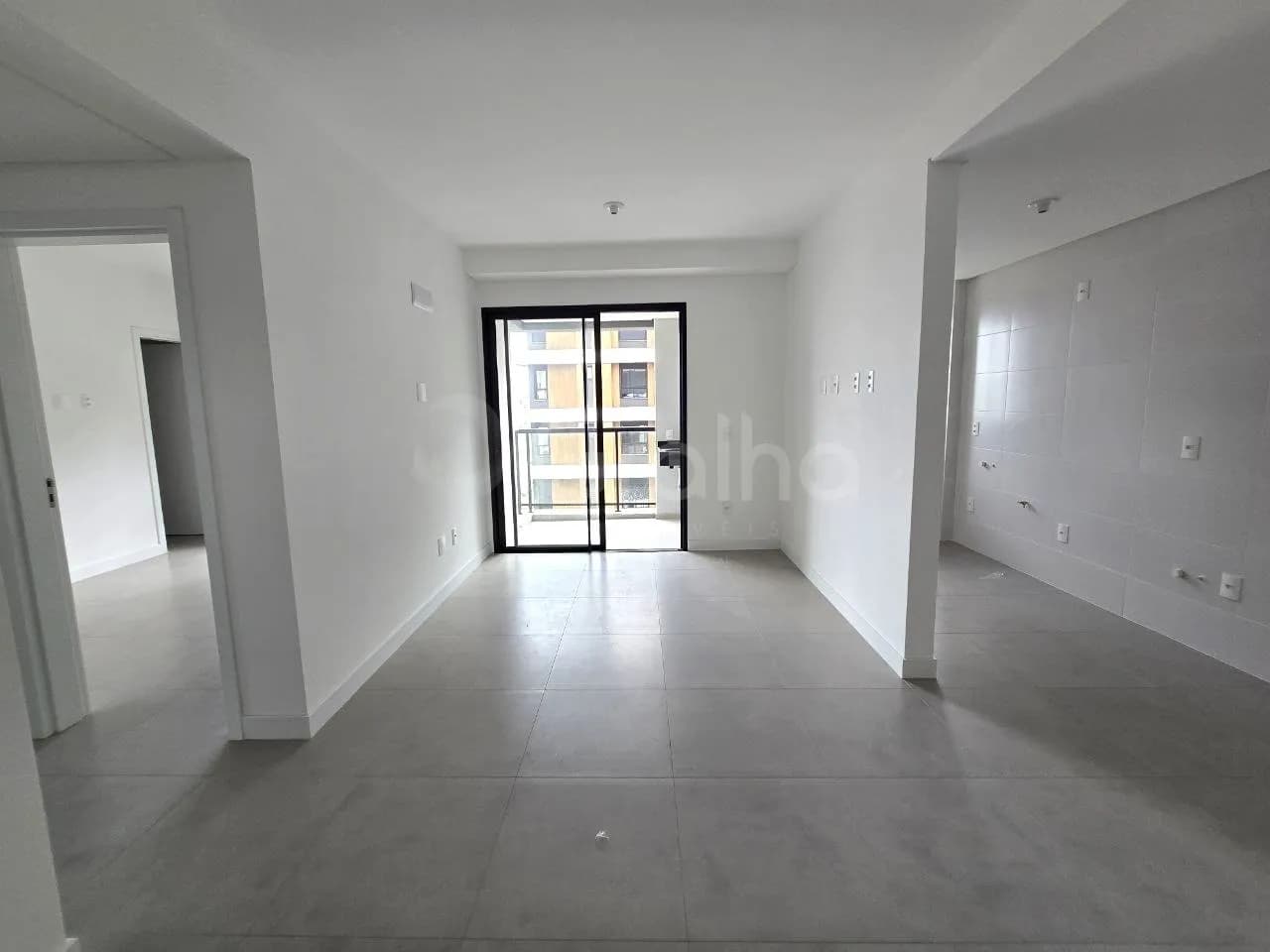 Apartamento para venda com 2 dormitórios em Centro com 69 m² — foto principal