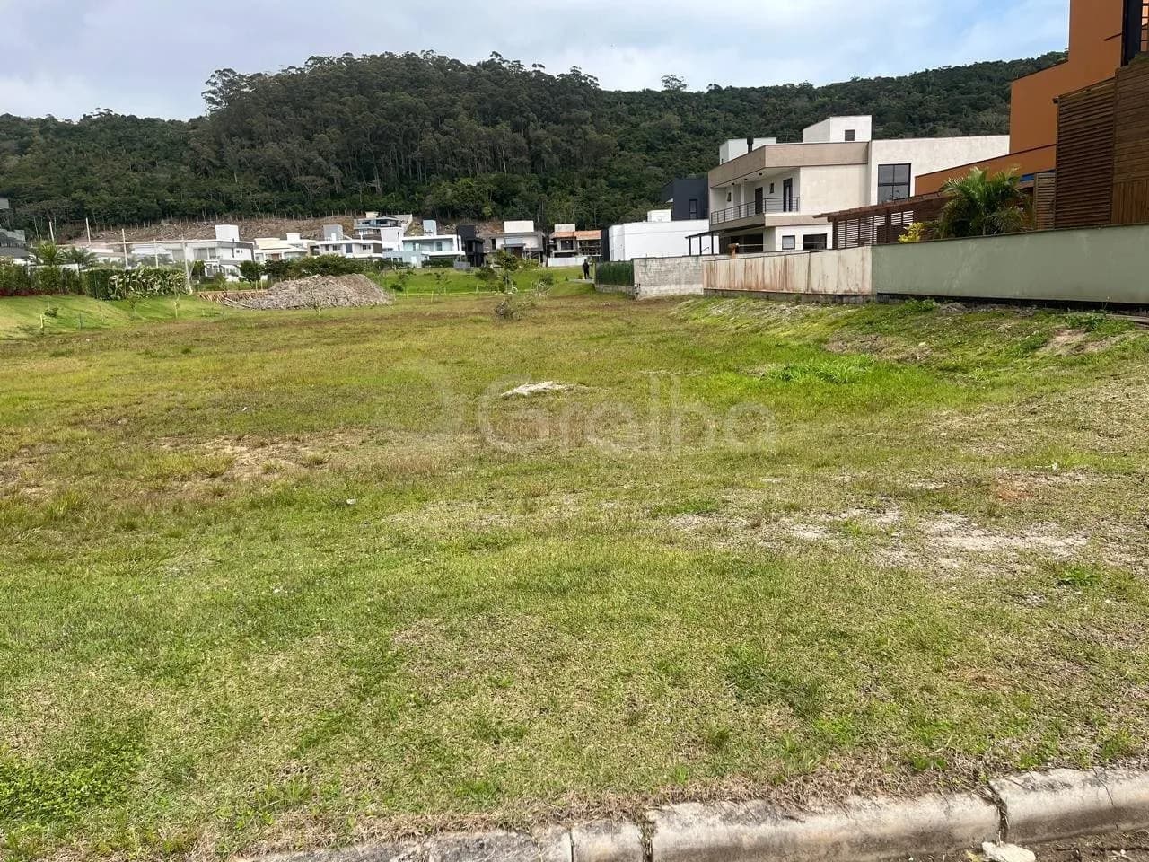 Terreno para venda em Ingleses Norte com 458 m² — foto principal