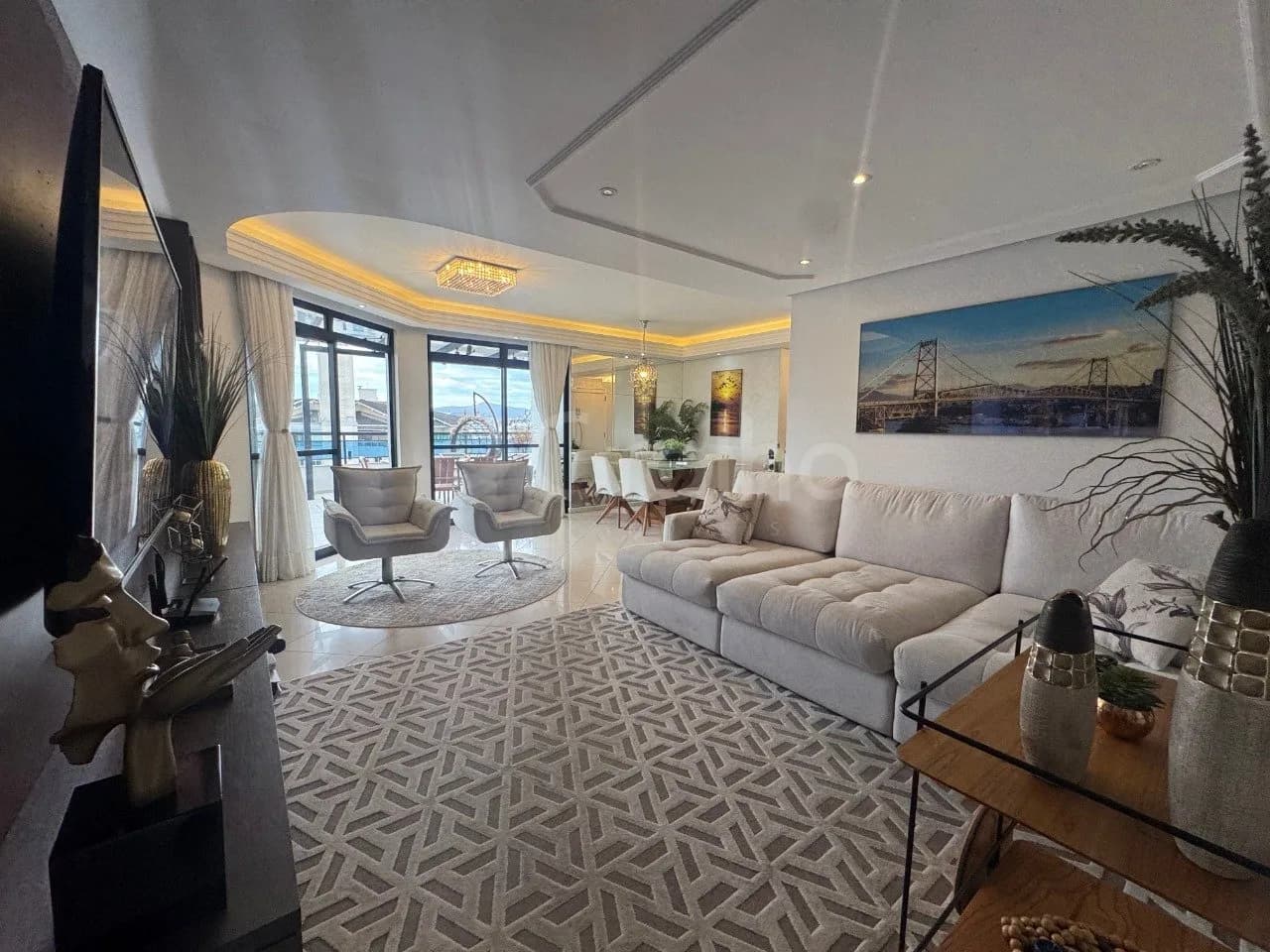 Cobertura para venda com 3 dormitórios em Balneário Do Estreito com 337 m²