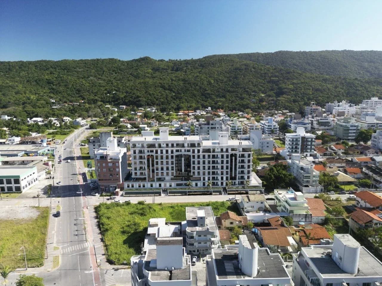 Apartamento para venda com 3 dormitórios em Bombas com 100 m² — foto principal