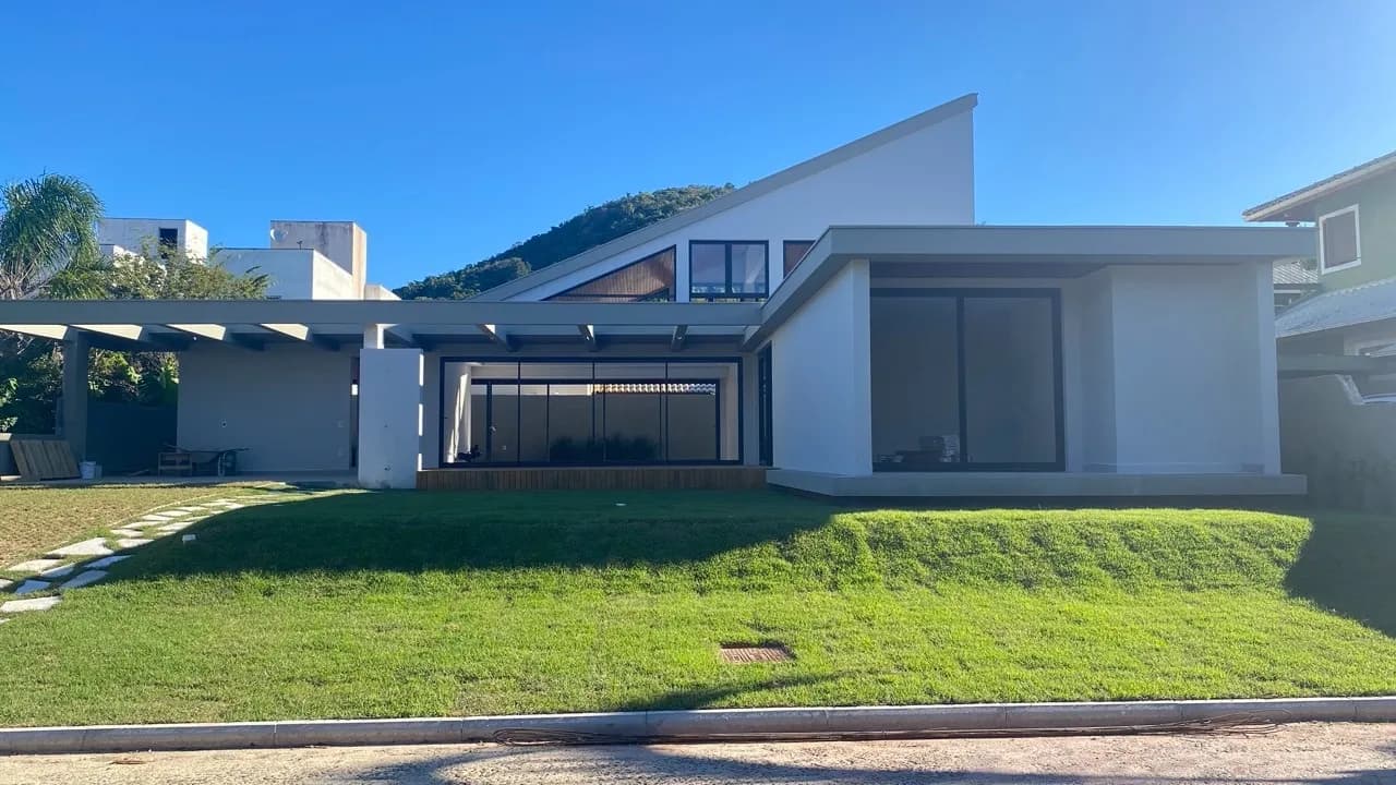 Casa para venda com 3 dormitórios em Rio Tavares com 281 m² — foto principal