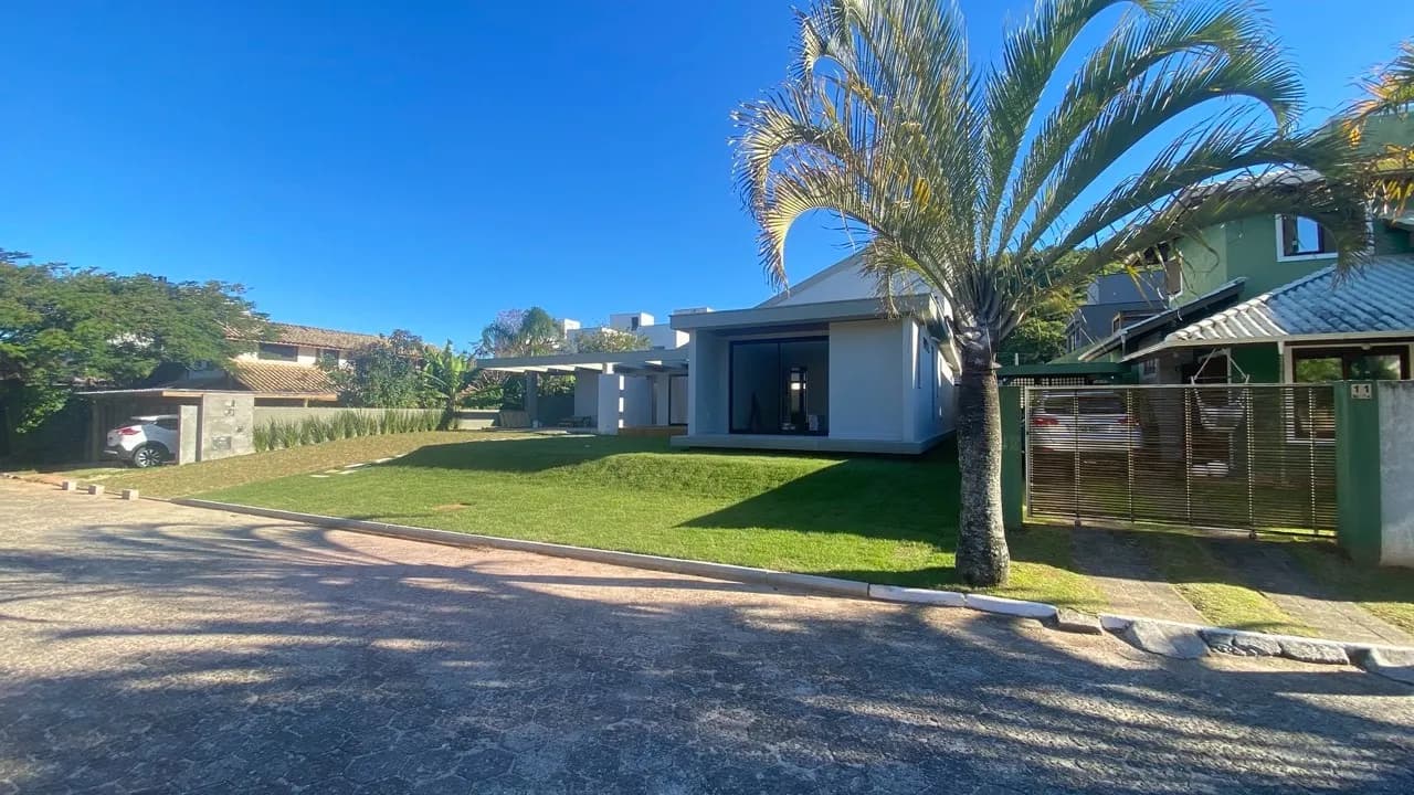 Casa para venda com 3 dormitórios em Rio Tavares com 281 m² — foto 2