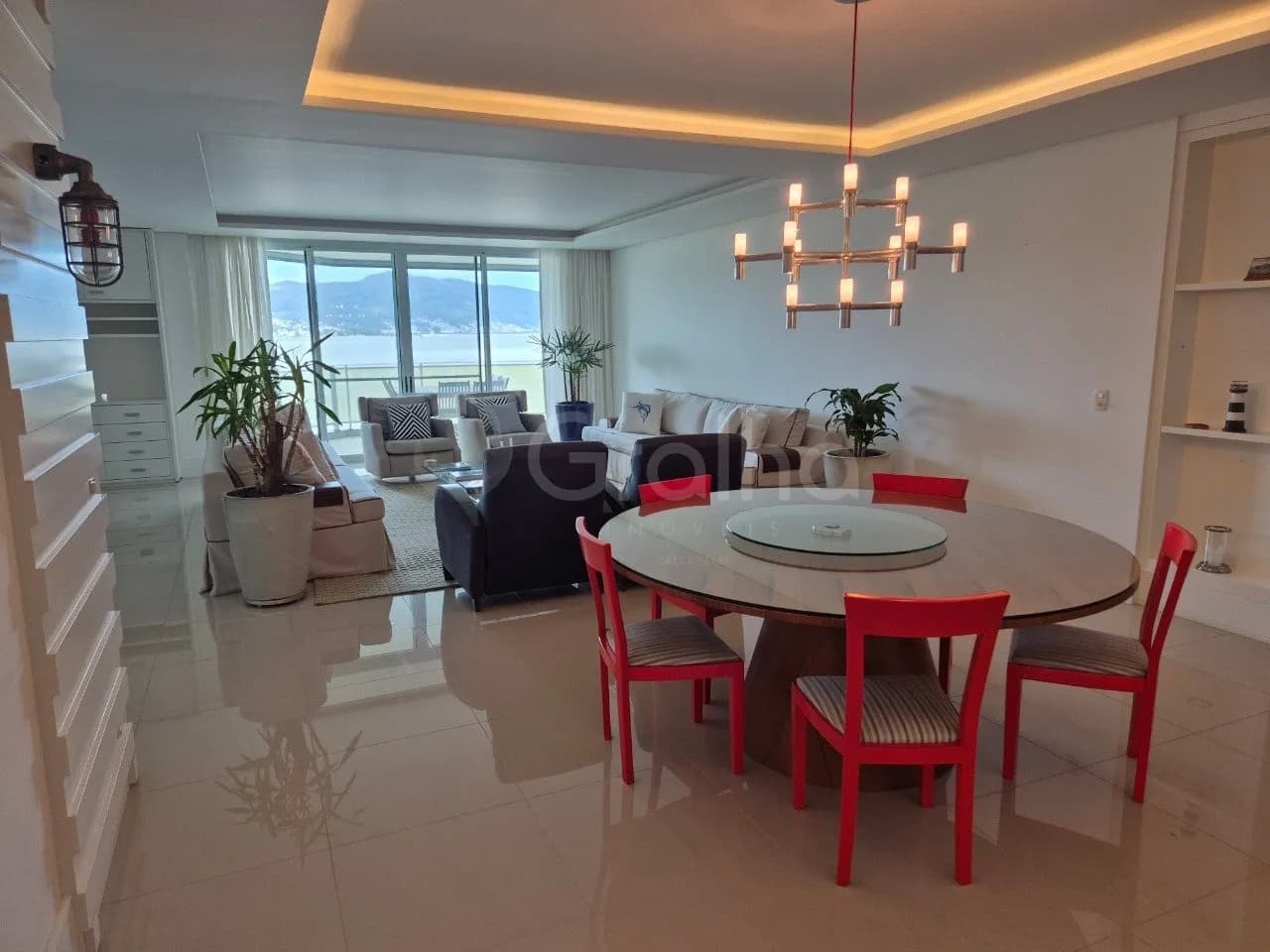Apartamento para venda com 4 dormitórios em Coqueiros com 299 m²
