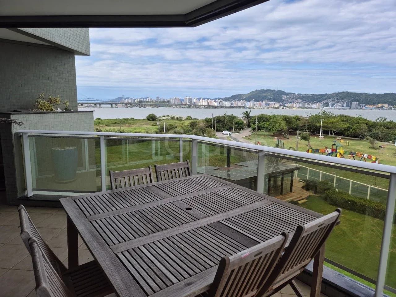 Apartamento para venda com 4 dormitórios em Coqueiros com 299 m² — foto 4