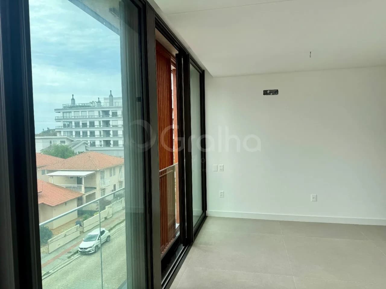 Apartamento para venda com 3 dormitórios em Jurerê com 120 m² — foto 2