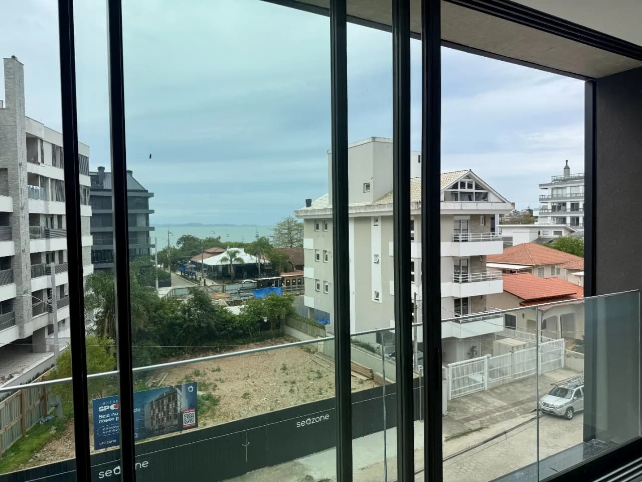 Apartamento para venda com 3 dormitórios em Jurerê com 109 m² — foto principal