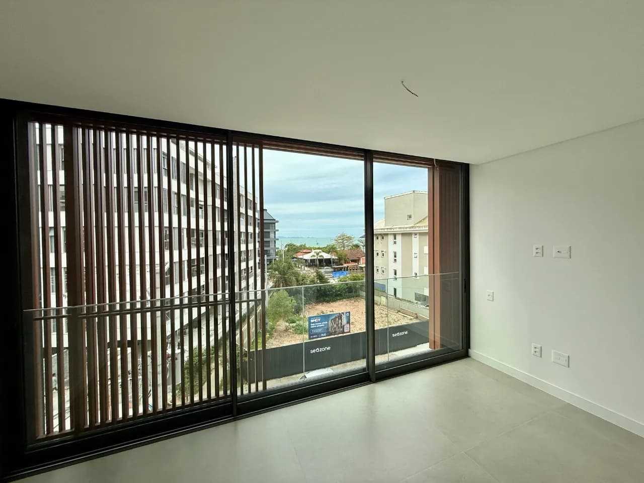 Apartamento para venda com 3 dormitórios em Jurerê com 109 m² — foto 2