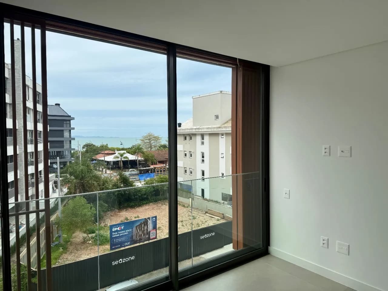 Apartamento para venda com 3 dormitórios em Jurerê com 109 m² — foto 3