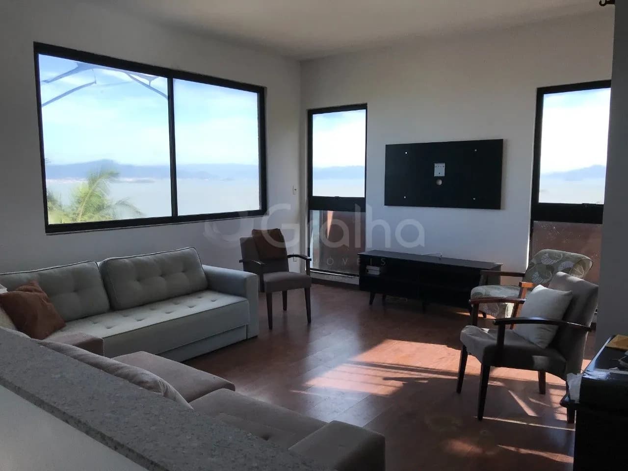 Casa para venda com 2 dormitórios em Centro com 460 m² — foto principal